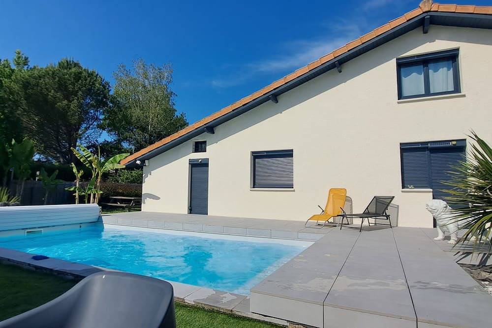Entire apartment, Studio Le ti'coco on the Arcachon basin, 20 min from the beaches in Biganos, Arcachon region