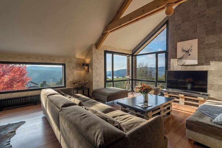 Chalet pour 12 personnes, avec jardin et jacuzzi à Gérardmer
