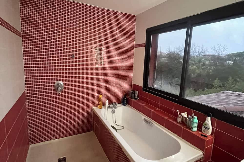 Villa with swimming pool, garden, quiet village 27 km from the sea 13 km from Montpellier in Vailhauquès, Costa mediterránea (Francia)