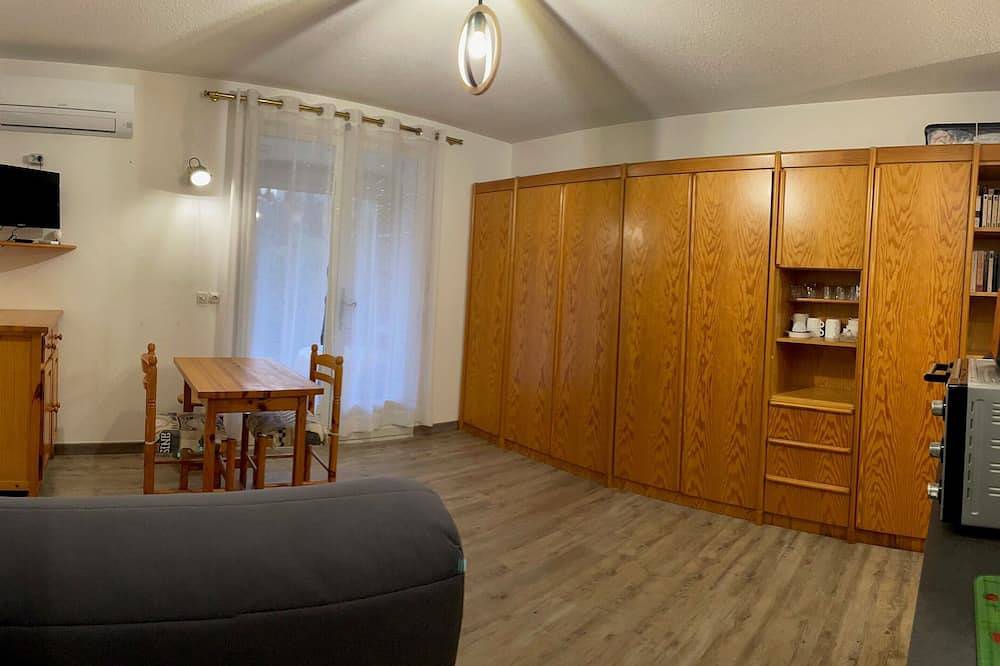 Apartamento entero, Studio 25m2 Avec Jardin à Gréoux les Bains in Gréoux-les-Bains, Parc naturel régional du Verdon