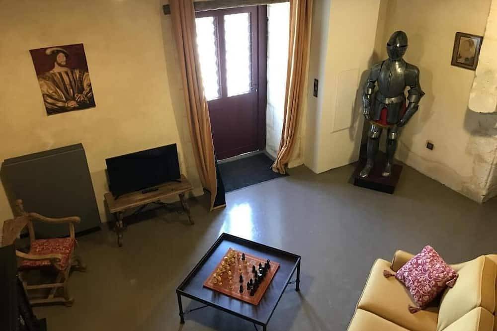 Appartement entier, Séjour dans la tour du Château ! in Monts-sur-Guesnes, Vienne (France)