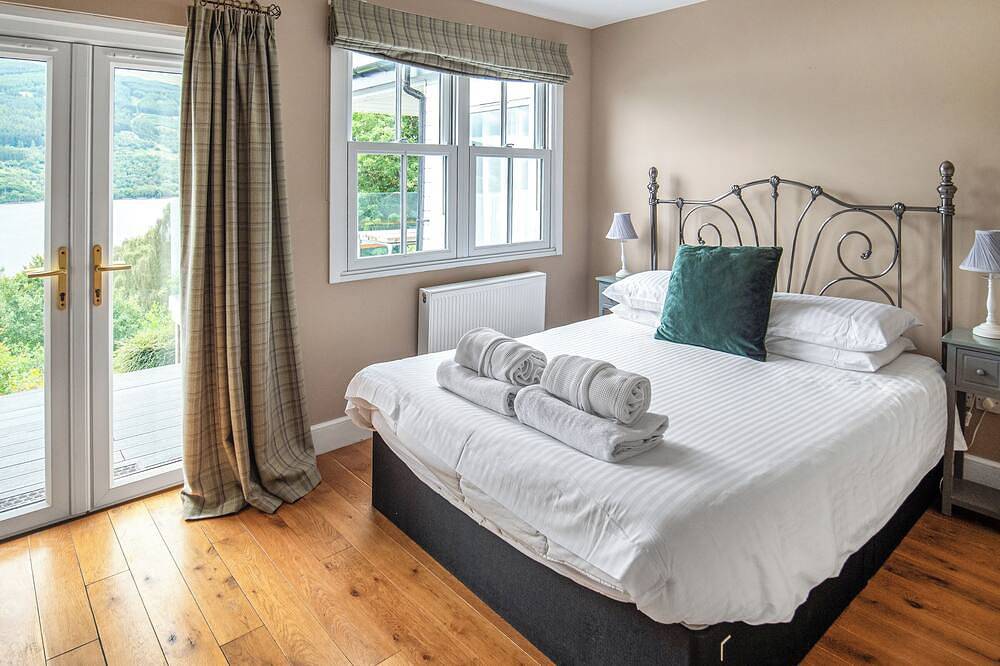 5 bedroom accommodation in Fearnan, near Aberfeldy in Loch Tay, Perthshire
