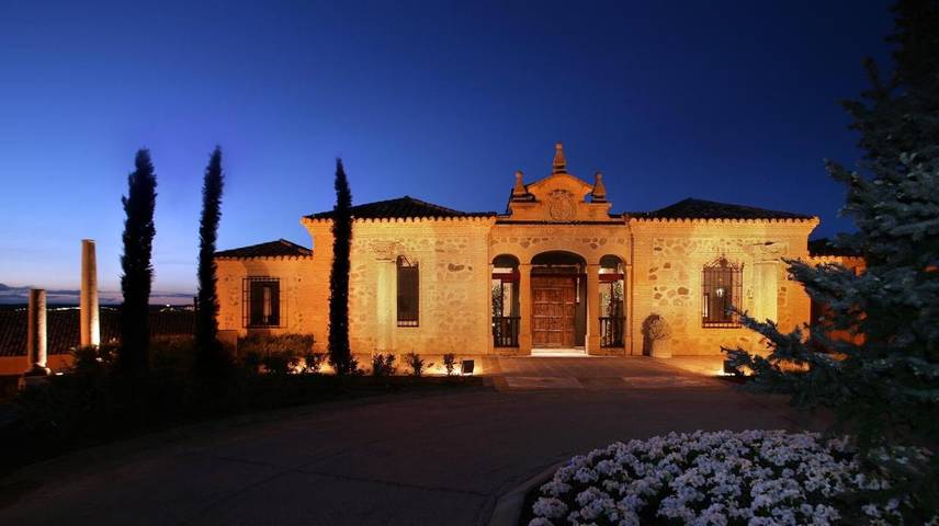 Hotel for 10 people, with Terrace and Yard in Toledo