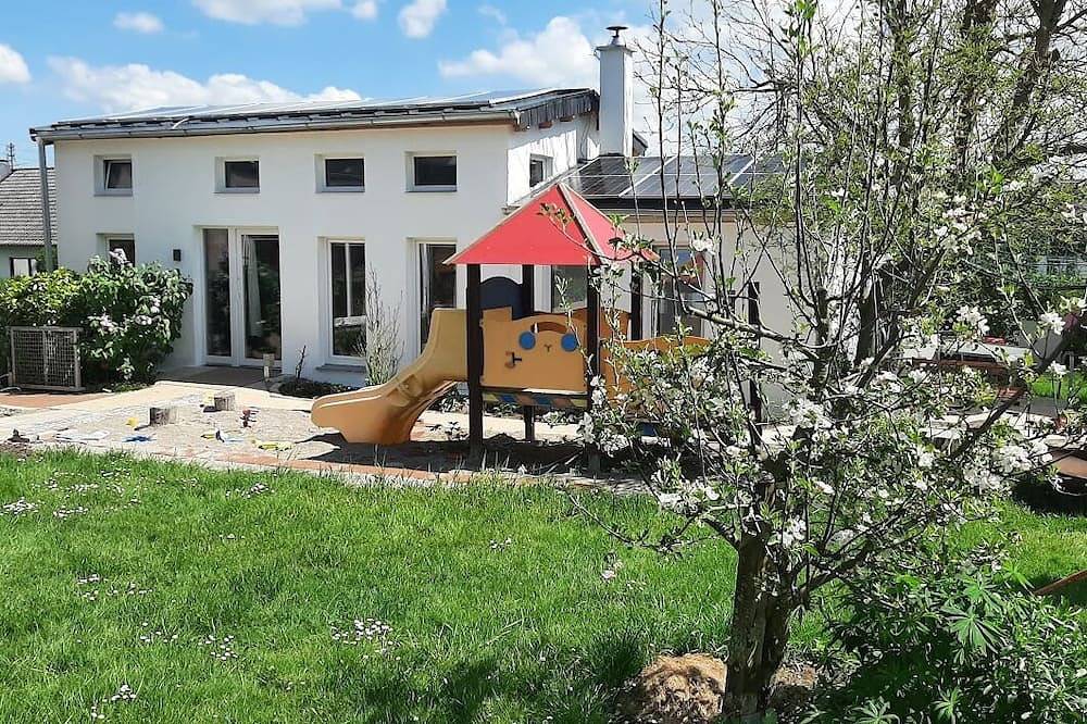 Chalet im Obst- und Spielgarten in Keidelheim, Hunsrück