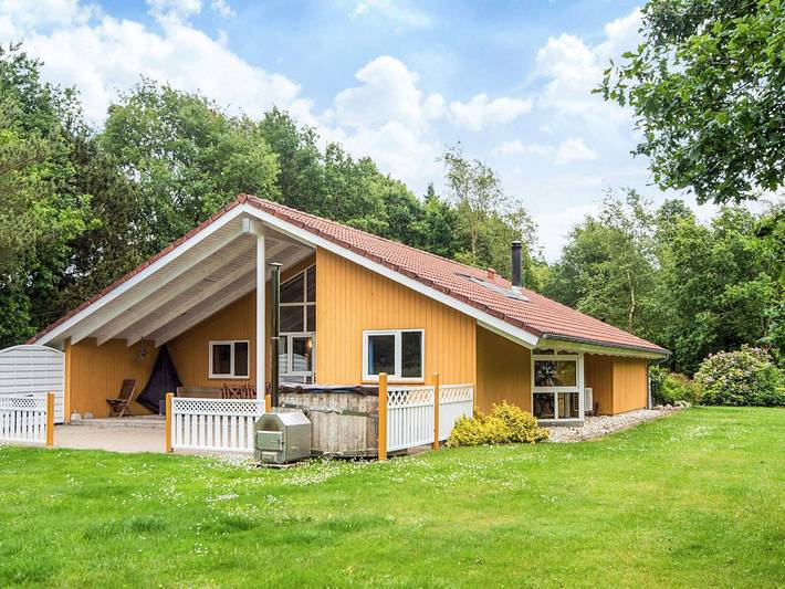 Ferienhaus für 6 Personen, mit Sauna und Seeblick sowie Terrasse, mit Haustier in Kvie Sø