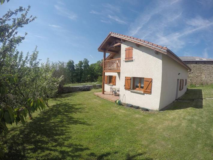 Gîte pour 8 personnes, avec Terrasse ainsi que Jardin et Vue