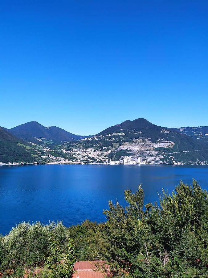 Location de vacances pour 4 personnes, avec jardin ainsi que vue sur le lac et vue à Monte Isola - 3
