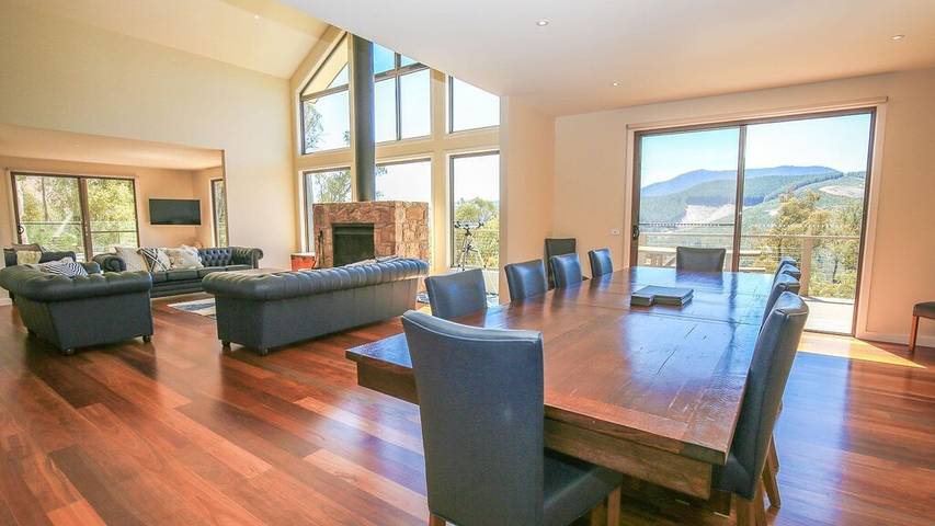 Holiday home for 8 people, with balcony in Bright