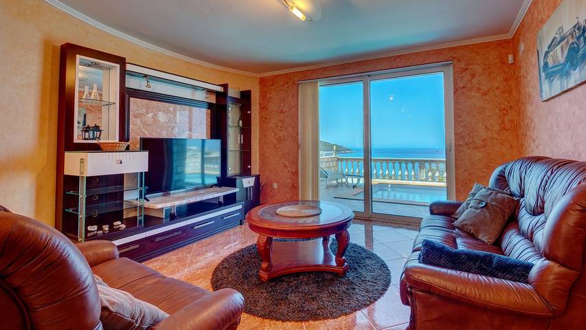 Ferienhaus für 8 Personen, mit Garten und Balkon sowie Pool in Montenegro - 4