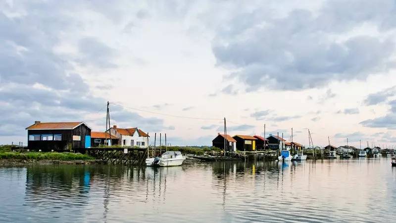 Camping für 10 Personen, mit Terrasse und Pool, mit Haustier in der Charente-Maritime - 4