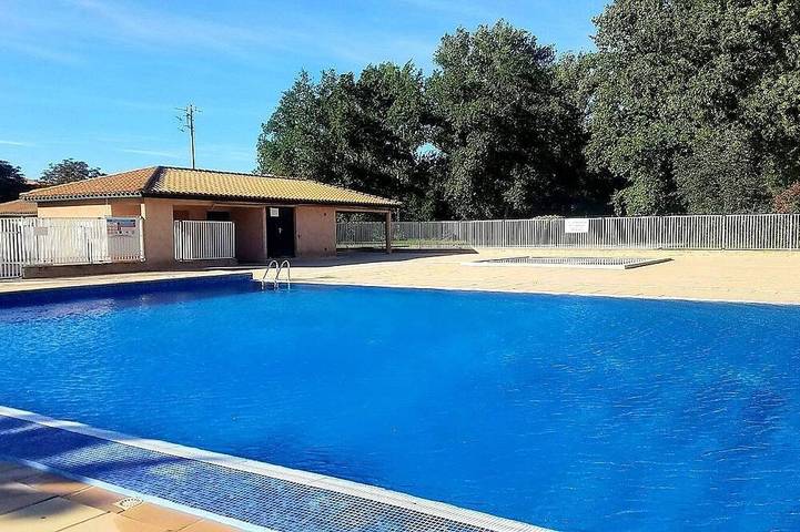 Appartement de vacances pour 6 personnes, avec jardin ainsi que piscine et balcon, animaux acceptés