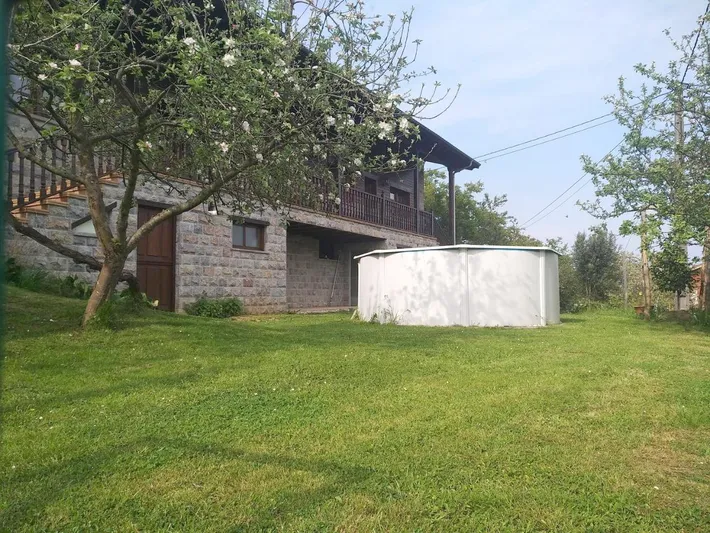 Casa de vacaciones para 12 personas, con jardín además de piscina y vistas - 1