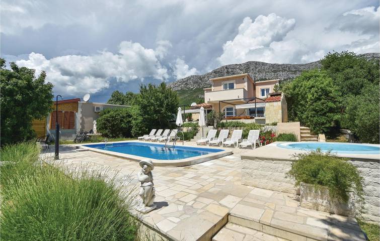 Ferienhaus für 10 Personen, mit Pool und Terrasse in Kaštela - 4