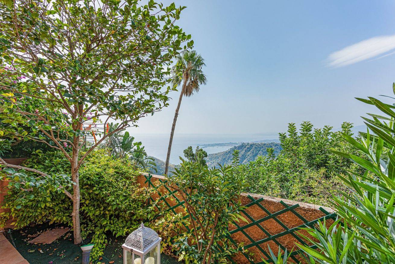 Ganze Wohnung, Ferienwohnung für 2 Personen mit Balkon/Terrasse in Taormina, Messina Provinz