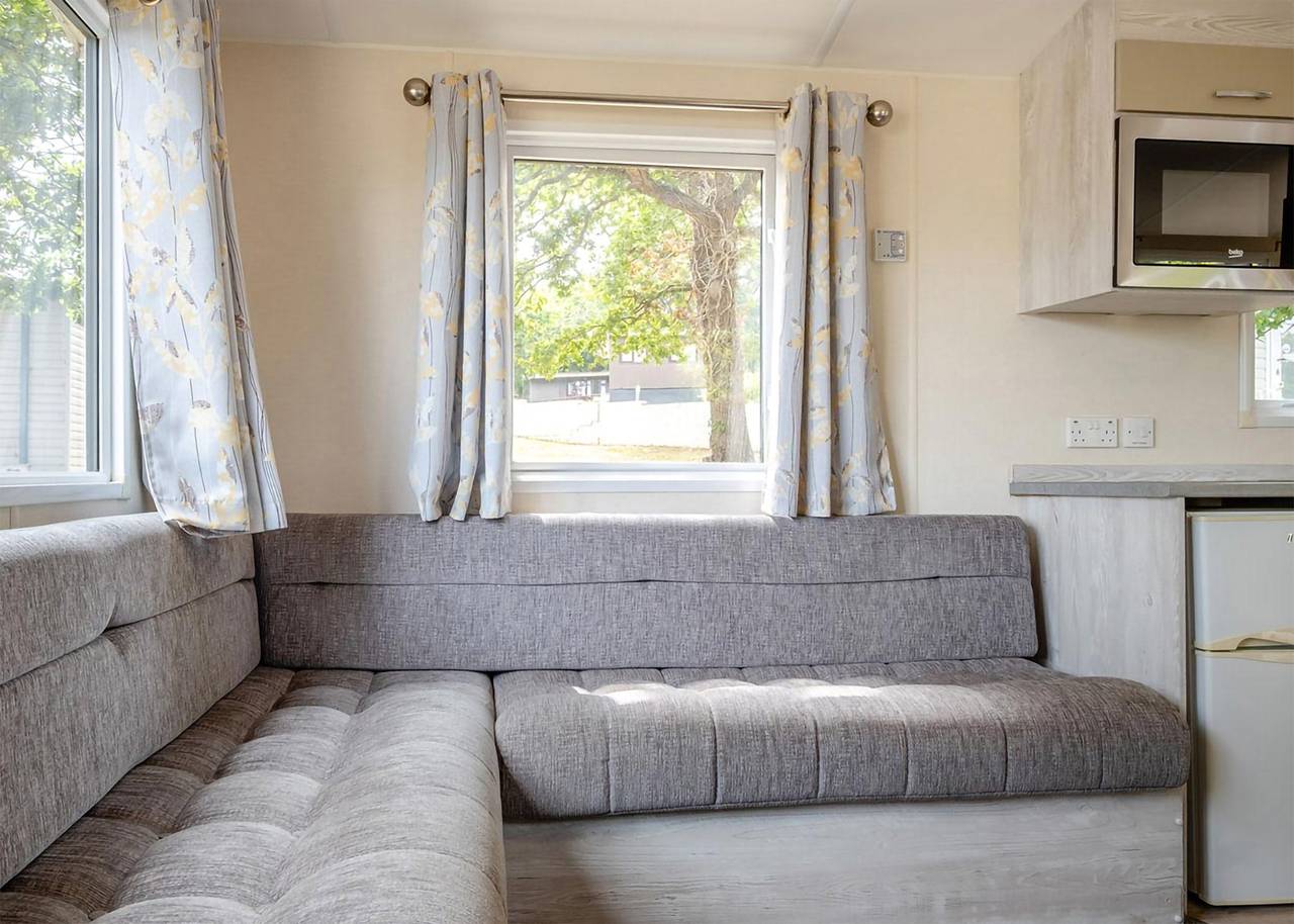 Bronze 2 Bedroom Caravan, Sleeps 6 P in Calbourne, Isle of Wight