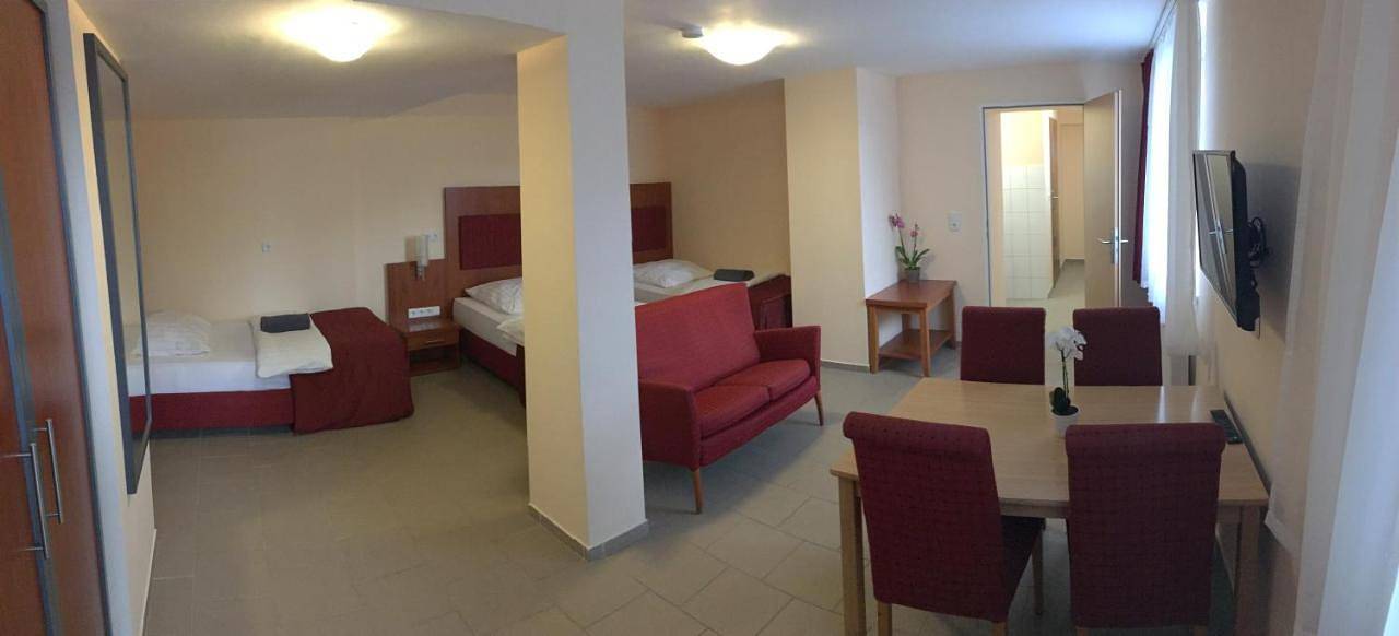 Jelinski Beherbergungsstätten Hannover in Misburg-Anderten, Hannover