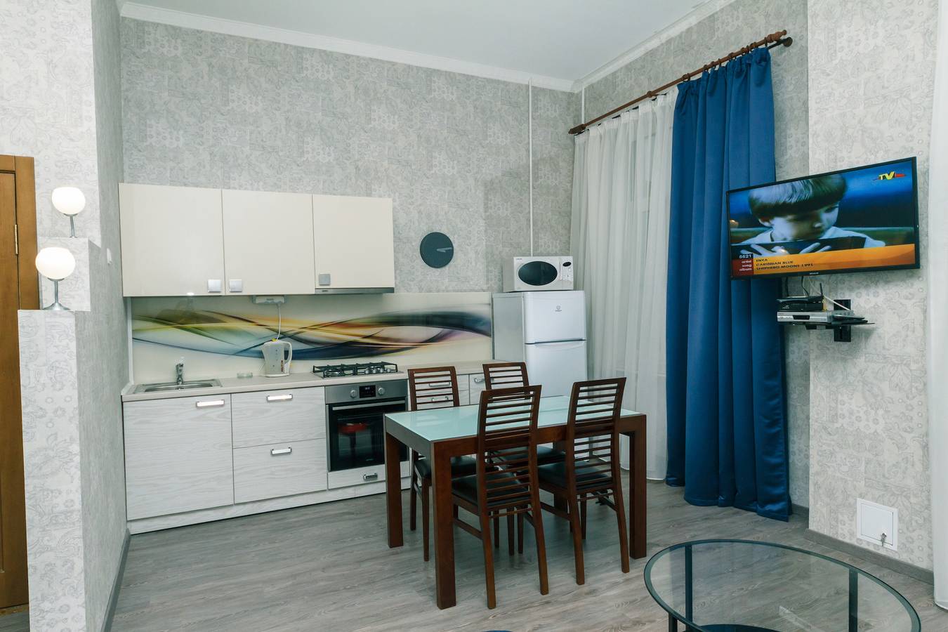 Ganze Wohnung, Studio mit zwei Schlafzimmern, 5a Baseina, Zentrum von Kiew in Kiew, Ukraine