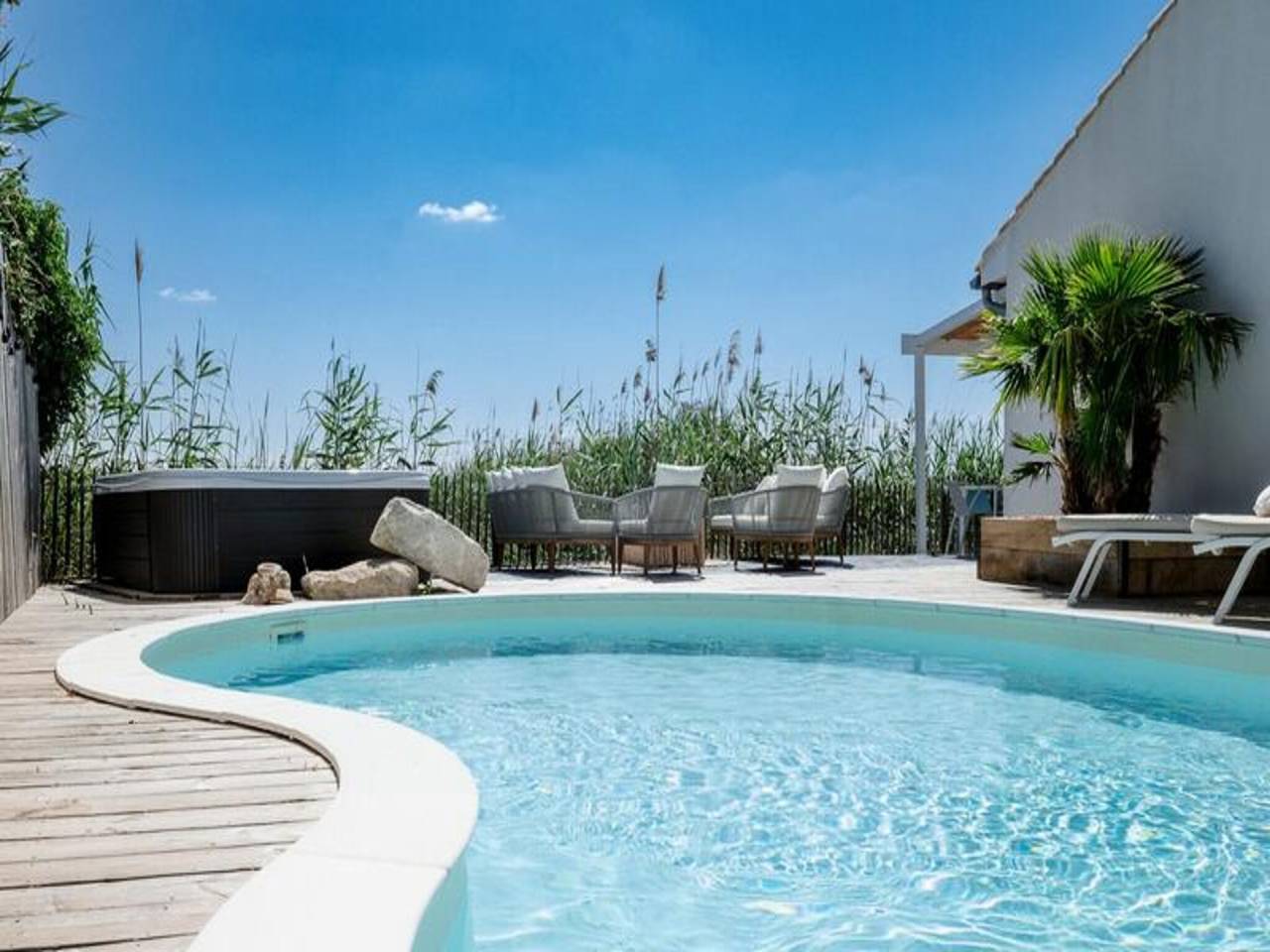 Appartement entier, Villa à Aigues-Mortes avec Piscine & Vue in Aigues-Mortes, Côte d'Améthyste
