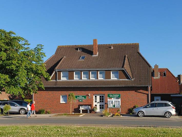 Ferienwohnung für 3 Personen, mit Terrasse, mit Haustier in Carolinensiel