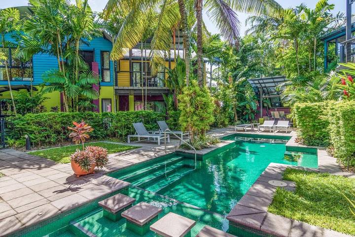 Appart’hôtel pour 2 personnes, avec vue ainsi que jardin et piscine