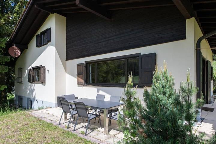 Ferienhaus für 8 Personen, mit Balkon und Terrasse sowie Garten und Pool in Davos - 4