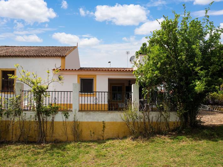 Casa na fazenda para 4 pessoas, com Terraço e Jardim e ainda Piscina em Montemor-o-Novo