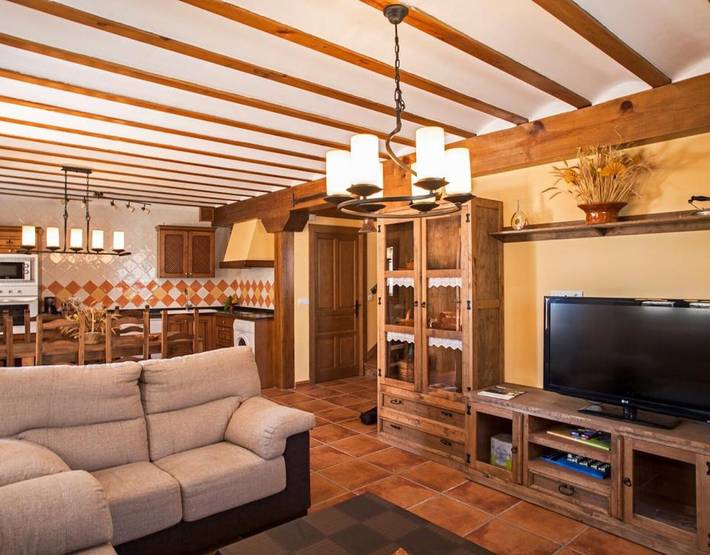 Casa rural 'Montes De Alhama' con vistas a la montaña, terraza compartida y Wi-Fi in Magaña, Provincia de Soria