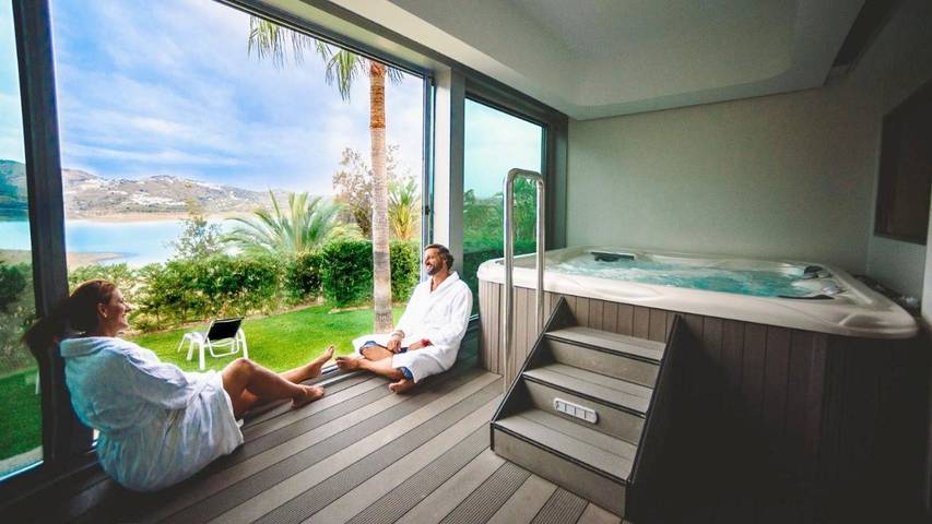 Hotel para 10 personas, con Terraza además de Jardín y Sauna en Viñuela - 3