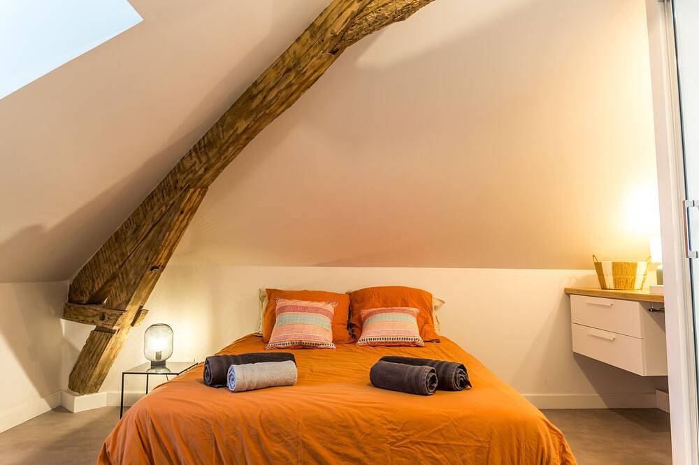 Entire apartment, Conquerant in Brive-la-Gaillarde, Brive-la-Gaillarde region