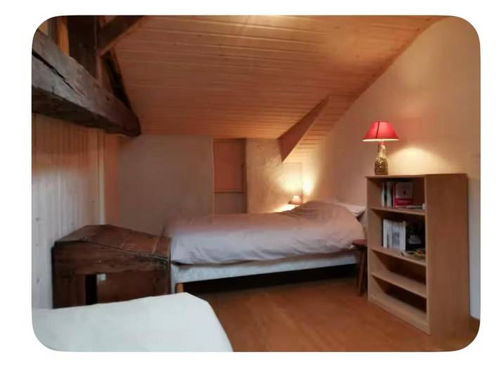 Location de vacances pour 7 personnes, avec vue ainsi que jardin et terrasse, animaux acceptés à Les Lèves-et-Thoumeyragues - 3
