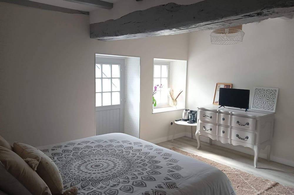Chambre D'hote Familiale de la Maison Bleue in Lanvallay, Région de Dinan