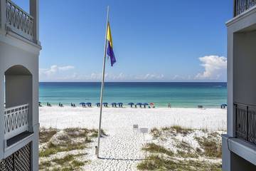 Vacation House for 12 Guests in Miramar Beach, Emerald Coast, Picture 3
