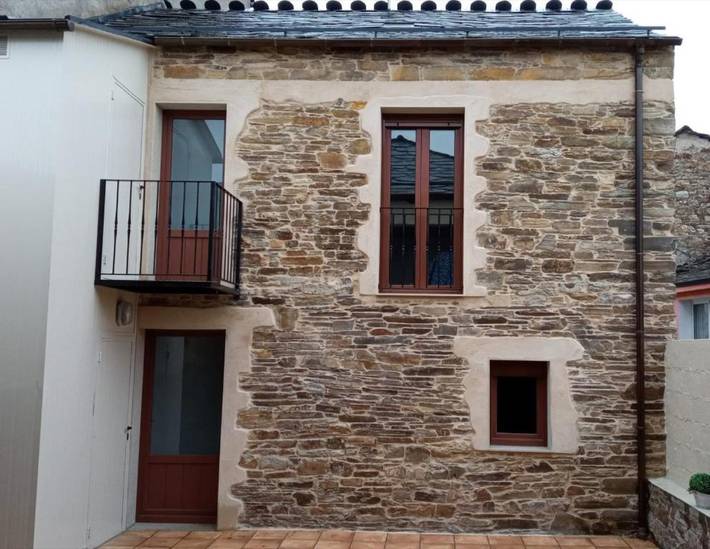 Appartement entier, Appartement 'Arriba' avec terrasse partagée, balcon et Wi-Fi in A Fonsagrada, Province de Lugo