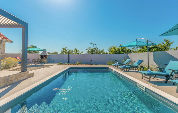 Ferienhaus für 4 Personen, mit Garten und Terrasse sowie Pool in Zadar - 2