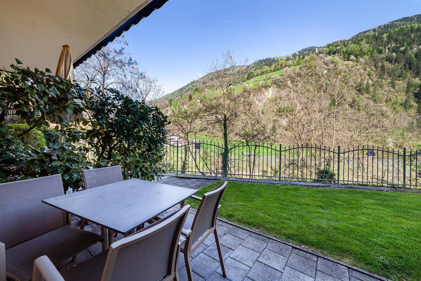 Ganze Wohnung, Ferienwohnung "Alpenhof Lodge Almrose" mit Bergblick, Pool & Sauna in Saltaus, St. Martin in Passeier