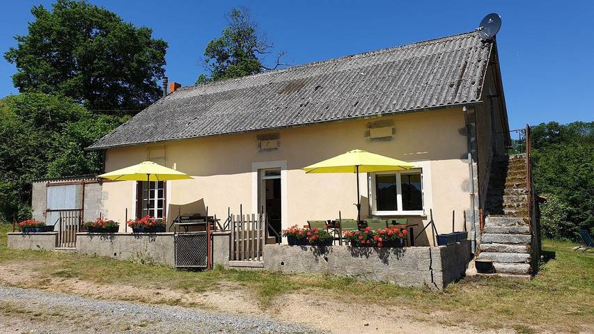 Maison de vacances pour 6 personnes, avec terrasse ainsi que piscine et jardin en Bourgogne