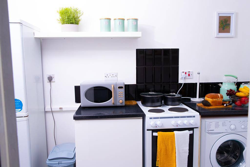 Ganze Ferienwohnung, 1 Bed Flat - Sleeps 4 - Parking - Wifi in London, Südostengland
