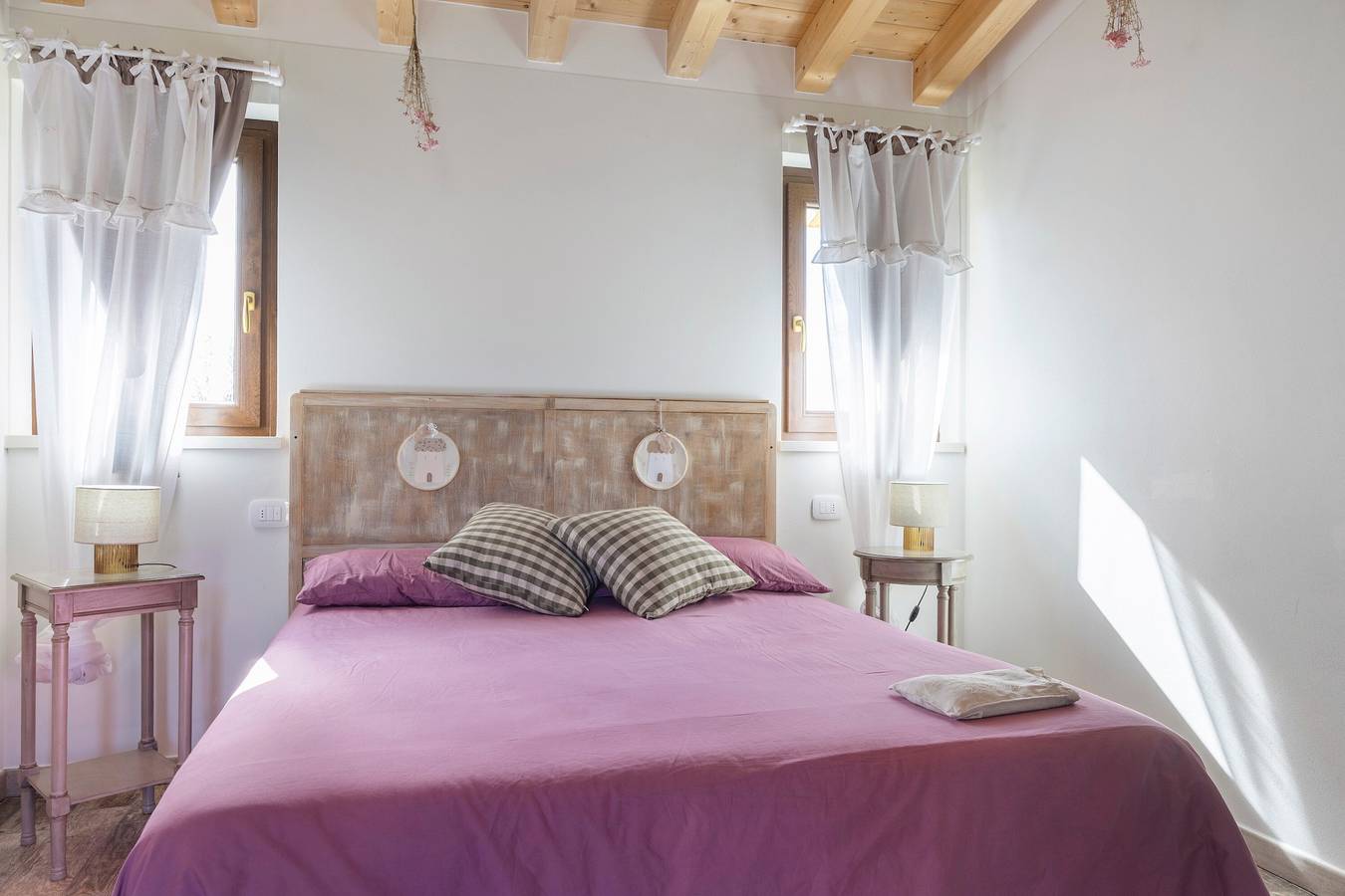 Doppelzimmer 5 mit Gemeinschaftspool, Wlan und Klimaanlage in Cavaion Veronese, Gardasee-Berge