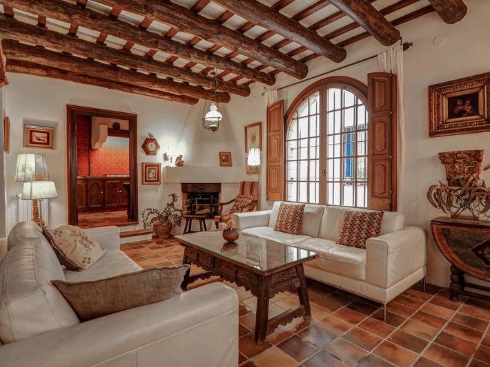 Villa voor 8 personen, with Balkon and Terras as well as Tuin in Sitges