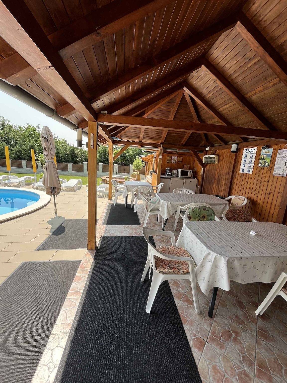 Apartamento vacacional entero, Apartamento de vacaciones con piscina climatizada in Gyenesdiás, Parque Nacional de las Tierras Altas de Balaton