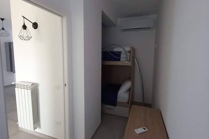 Ganze Wohnung, Bellissimo Appartamento Posto al 3° Piano con Balcone in Tropea, Vibo Valentia Provinz