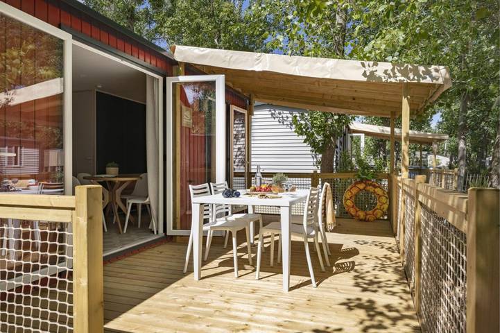 Mobil home pour 4 personnes, avec jardin ainsi que piscine et terrasse, adapté aux familles dans Plages des Cabanes de Fleury - 2