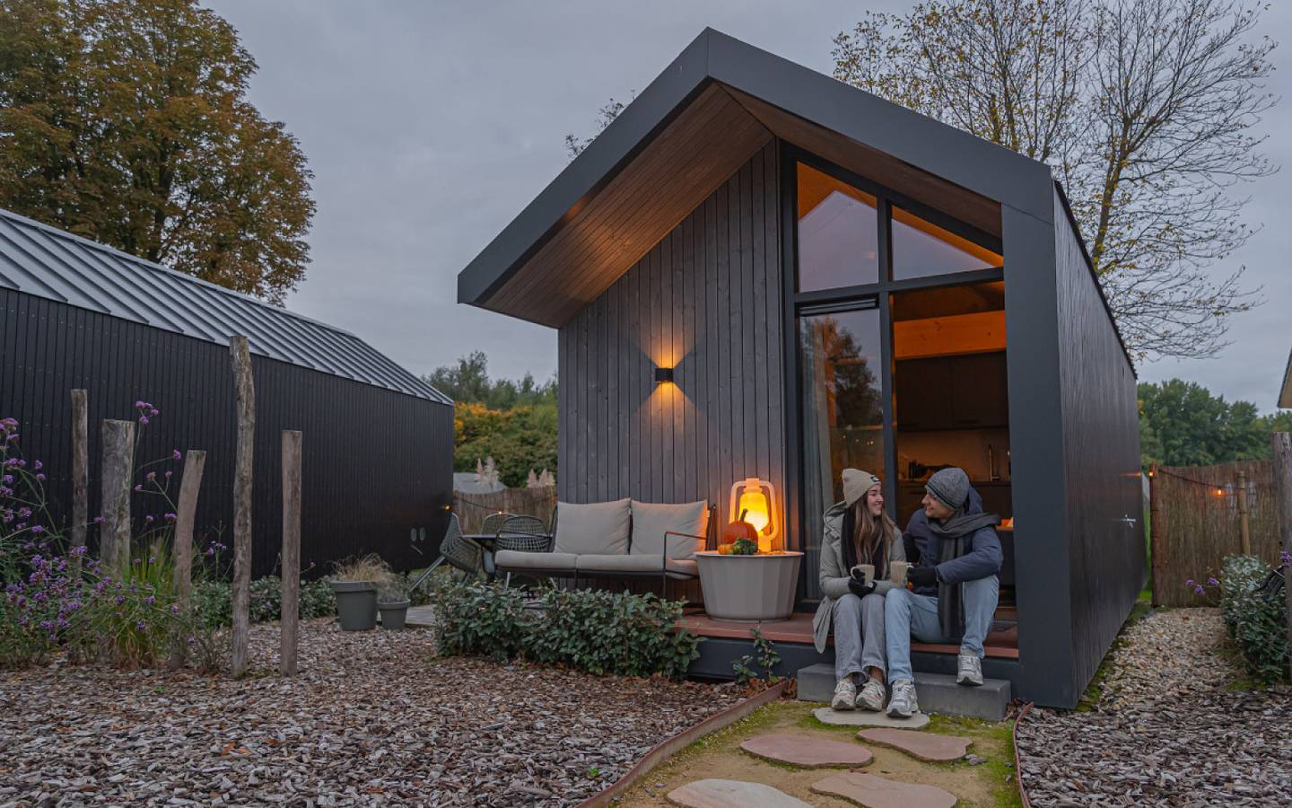 Gemütliches Tiny House für 2 Personen mit Hottub und Airco im kleinen Park Nähe Maastricht in Meerssen, Limburg (Niederlande)