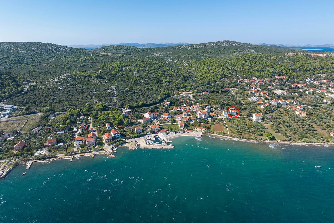 Ganze Wohnung, 2-Zimmer-Ferienwohnung mit Terrasse und Meerblick Tkon, Pasman A-8302-b in Ugrinici, Tkon