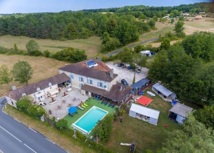 Gîte pour 5 personnes, avec jardin ainsi que piscine et terrasse, animaux acceptés dans Mareuil en Périgord
