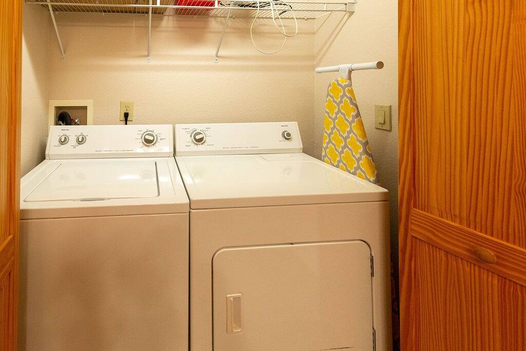 Cozy Cabin with Hot Tub; 5 miles to Harrahs Casino in Qualla, Jackson County