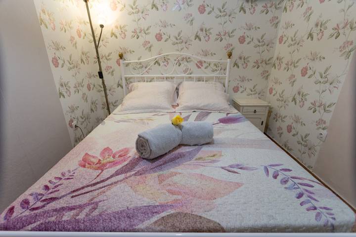 Entire apartment, Apartment 'Barnhouse' with Shared Garden and Air Conditioning in Idanha-a-Nova e Alcafozes, Castelo Branco District