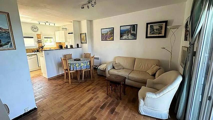 Gîte pour 7 personnes dans Le Brusc - 2
