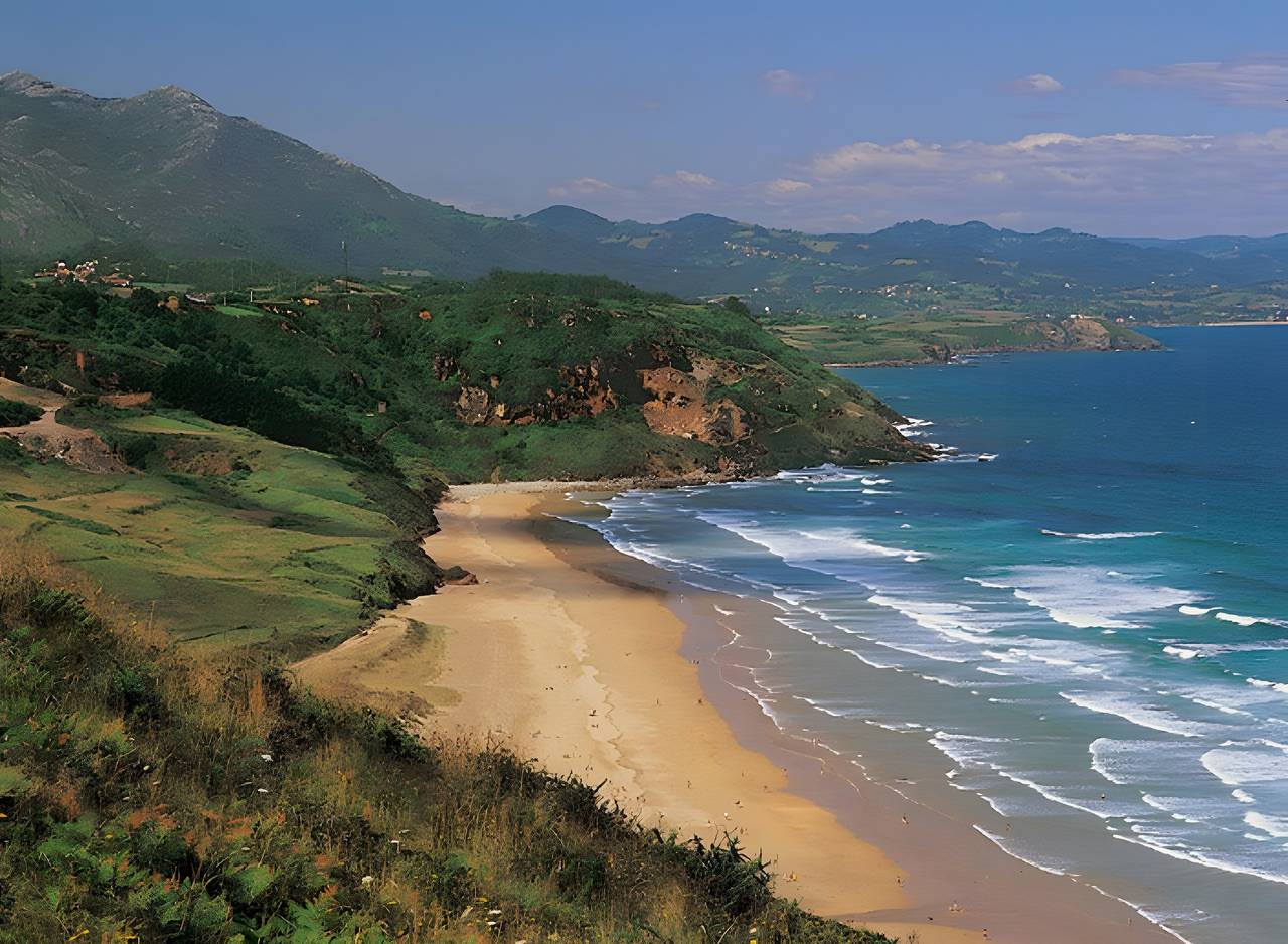 Casa playa de vega- En la playa Vega in Ribadesella, Costa Verde
