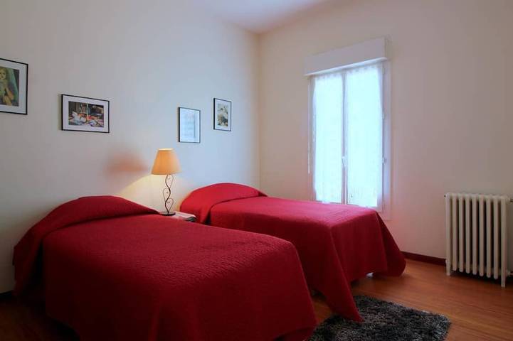 Location de vacances pour 4 personnes, avec jardin à Bourg - 2